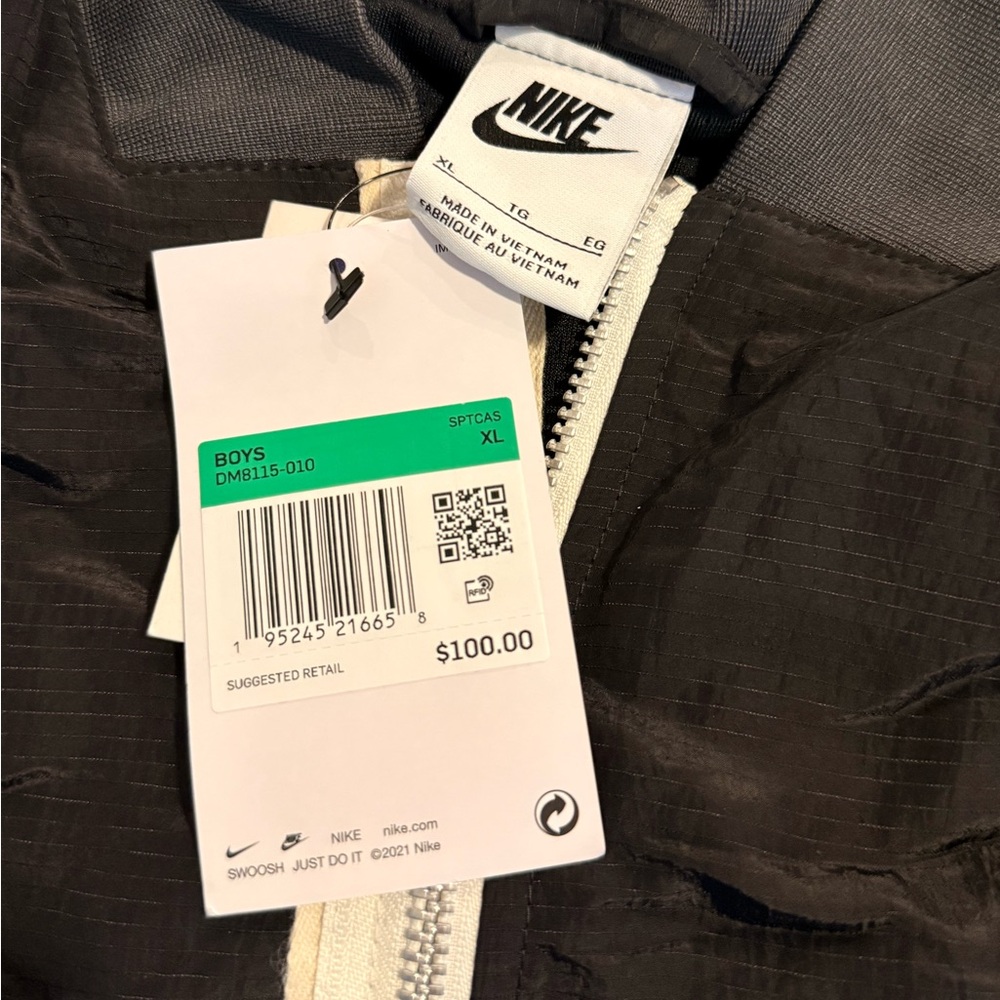 NWT Nike Kids Black Bomber Jacket with White Details - XL - Picture 5 of 5